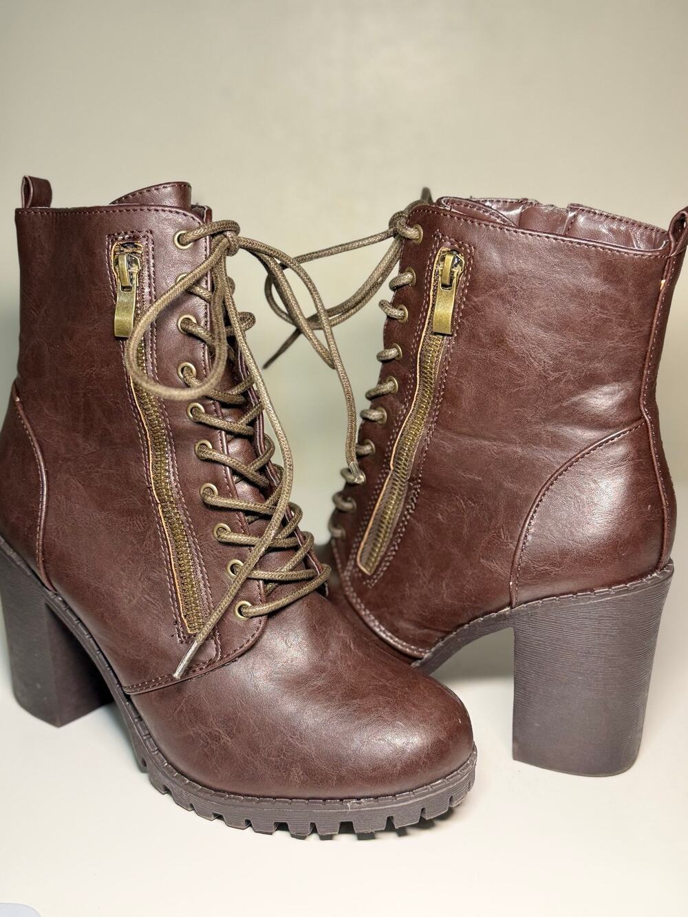 Dream Pairs Silverado Brown Lace-Up Chunky Heel Combat Boots Size 8